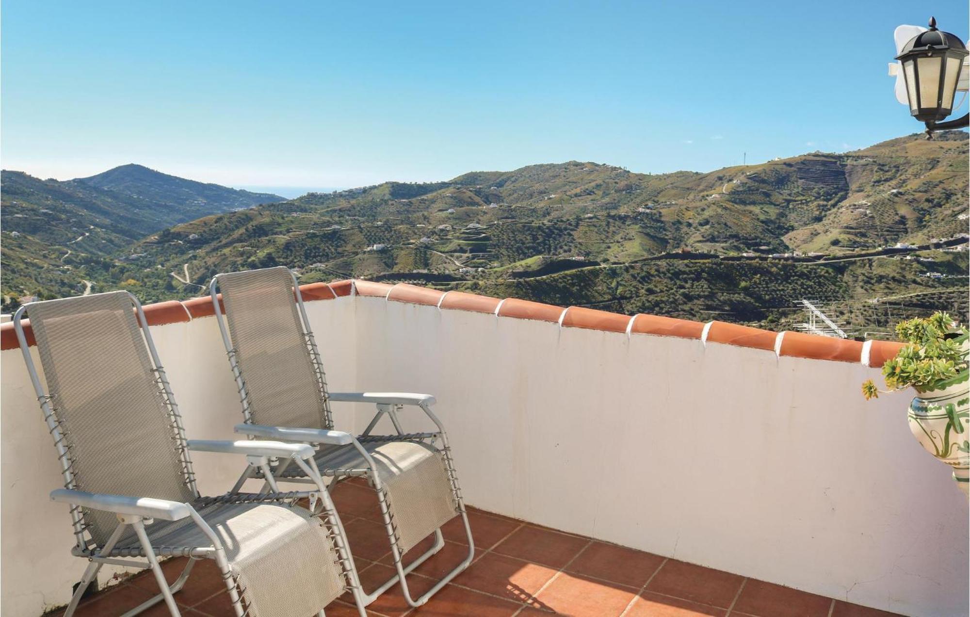 Nice Home In Canillas De Albaida With Wifi Exteriér fotografie