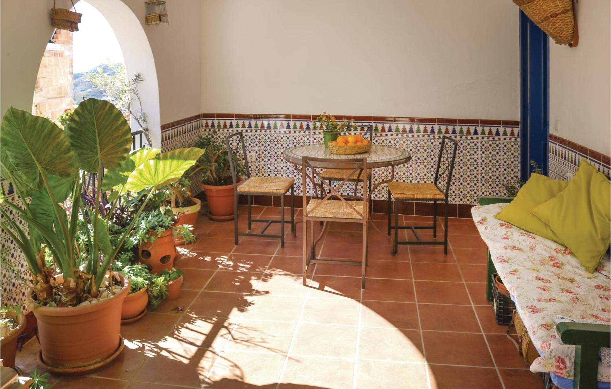 Nice Home In Canillas De Albaida With Wifi Exteriér fotografie